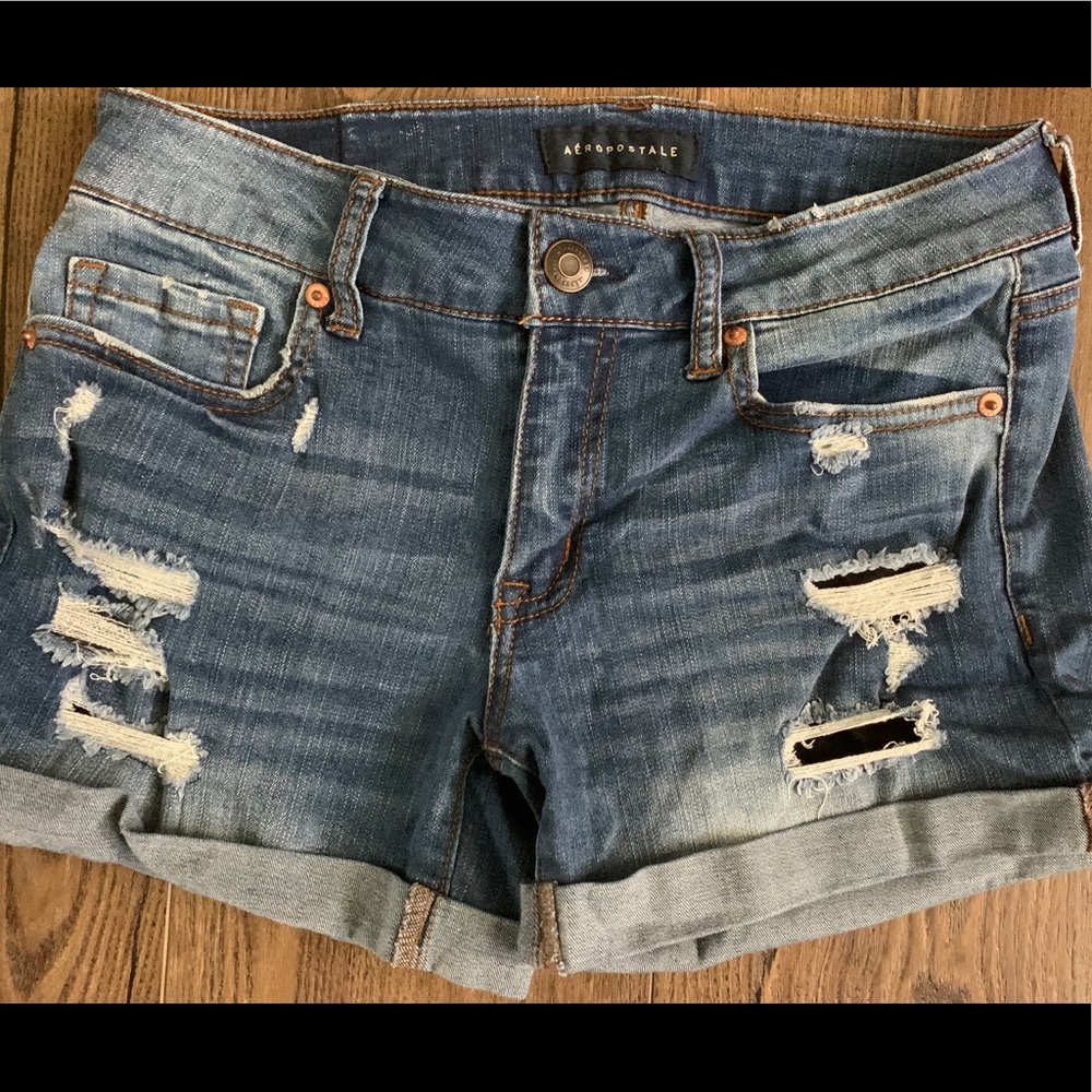 EUC size 4 Aeropostale midi shorts